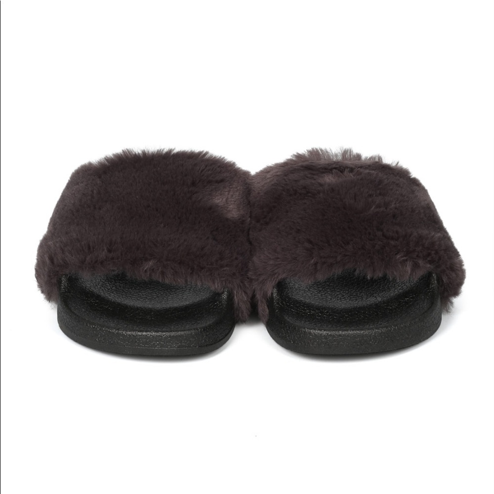 Black fuzzy fur slip on sandals - Picture 4 of 7